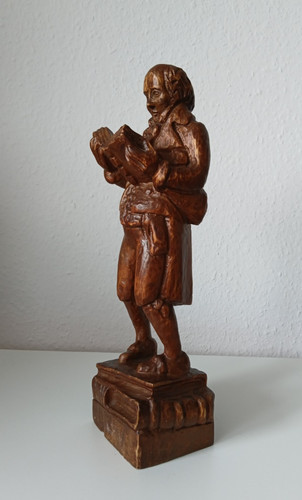 Holzfigur handgeschnitzt