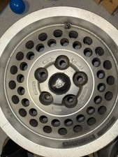 Jaguar Felgen "Käseloch" 6JK x I5 x 33 von Serie III