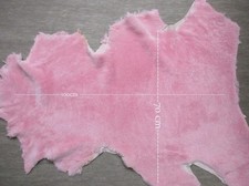 Echtes Lammfell rosa   ca 100 cmx70cm  / echtes Lammfell /geschoren 5-8mm