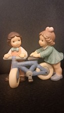 Goebel Figur - Nina & Marco  - Limpke - Nina u. Marco mit Fahrrad