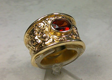 D39-29/ eleganter Ring 14 K / 585 GG mit Granat  Gr. ca. 53 massiver Bandring