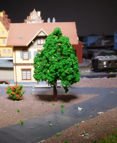 Mittelgrüne bäume 70 mm - 70,