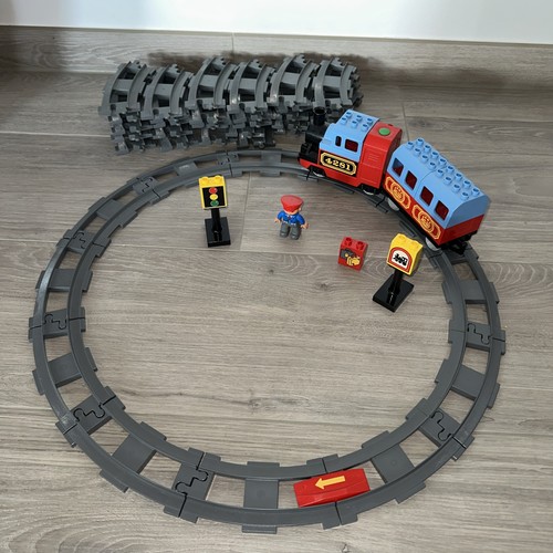 Lego duplo eisenbahn zug lok - zug,