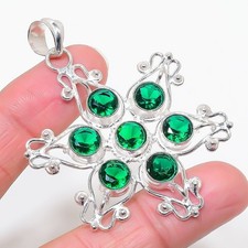 Handgefertigter Chromdiopsid