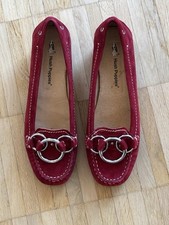 Hush Puppies Wildleder Pumps, Rot, Silberne Schnalle, Gr. 38, Neu & Ungetragen