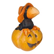 Rabe auf Kürbis aus Keramik