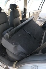 VW Bora Golf 4 Kombi Variant Hundegitter Trenngitter Gitter 1J9861691L + Halter