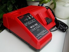 Milwaukee M12-18C Akkuladegerät 12V  / 14,4 V / 18 V