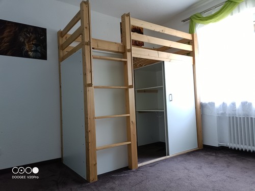 Hochbett aus unbehandeltem