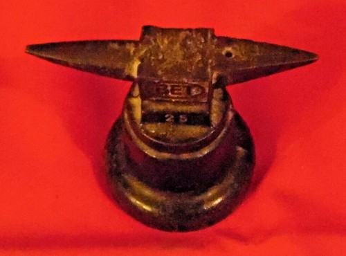 Alter amboss aus metall - alter, bet