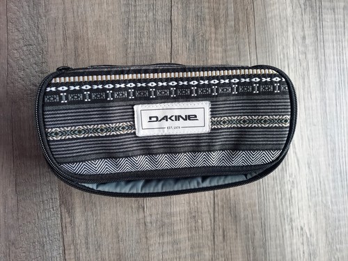 Dakine federmäppchen schwarz - federmäppchen,,