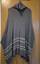 Lieblingsstück Poncho • Gr. 36 • Schurwolle