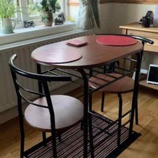 Küche kleiner Tisch und 2