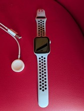 Apple Watch Series 5 Nike 44mm Space Grau Aluminiumgehäuse GPS/Cellular