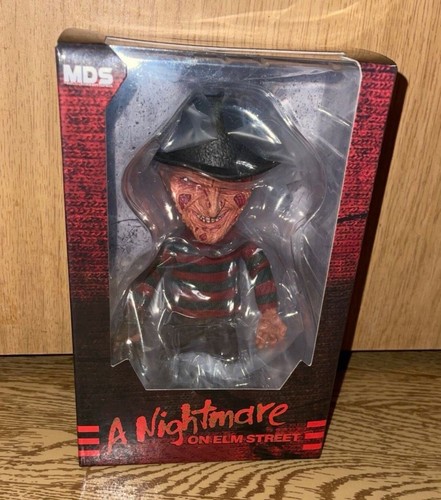 Mezco toyz freddy krueger mds - toyz,