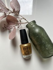 Goldener Nagellack Von O.P.I