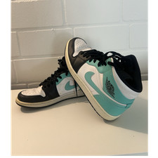 Jordan 1 Mid tropical Twist