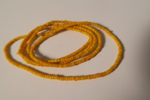 Alte gelb orange glasperlen - alte,