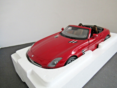 Minichamps die cast 2011 - minichamps, 1:18
