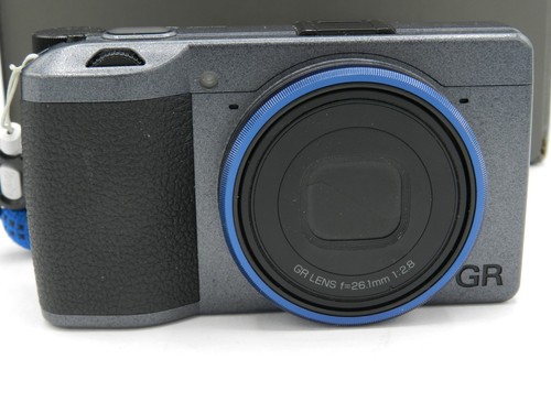 Ricoh iiix urban edition - ricoh,