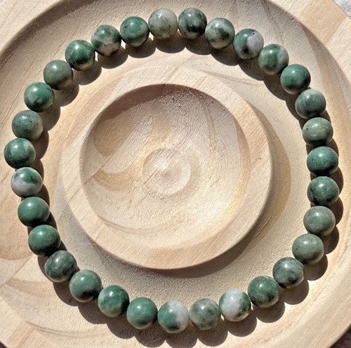 Grüner nephrit qinghai - nephrit, jade
