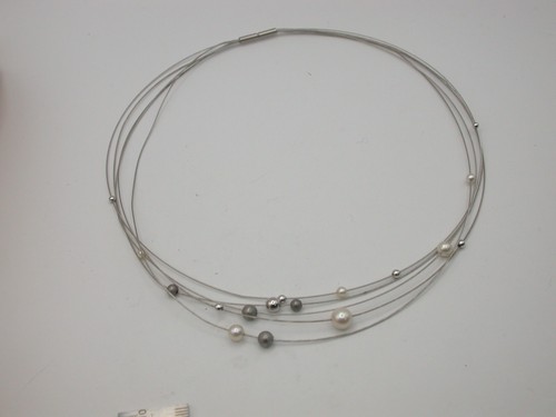 Feines collier mit perlen - feines,
