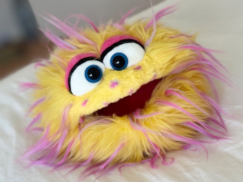Living puppets - living,