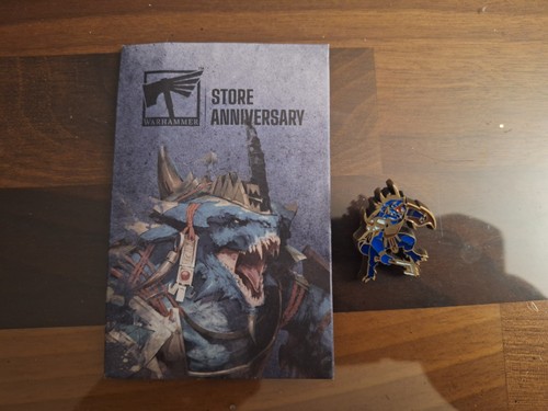 Warhammer metal pin - warhammer, badge