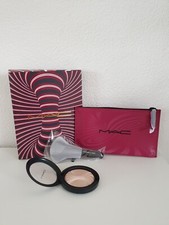 MAC/MÄC Highlighter Puder, Pinsel, Kosmetiktasche, Geschenk Set