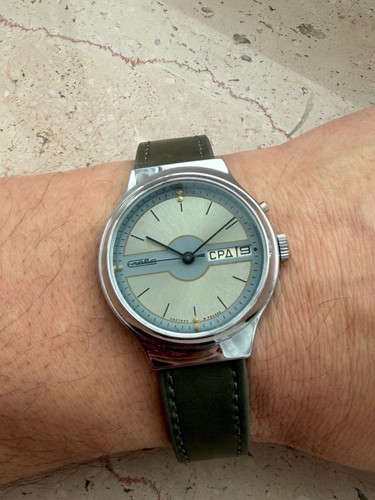 Eine slava uhr aus - uhr,
