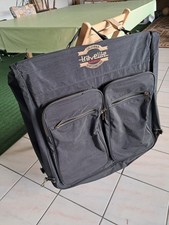  Kleidersack zum schonenden Transport für Anzüge und Hemden. 