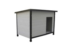 Isolierte Holz-Hundehütte mit