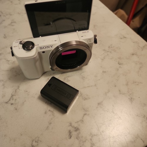 Sony alpha a5000 mirrorless - alpha,