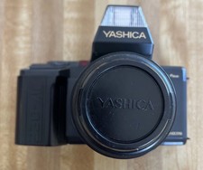 YASHICA Kyocera 230-AF 35mm