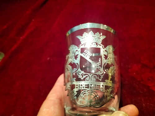 Trinkglas mit aufwendigen