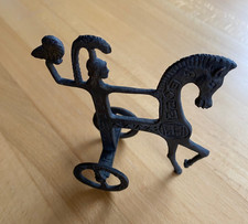 Römerin mit Streitwagen und