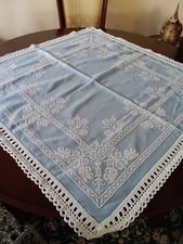 Handarbeit Mitteldecke bleu/weiß 90x90 cm Baumwolle Kreuzstich Blumen