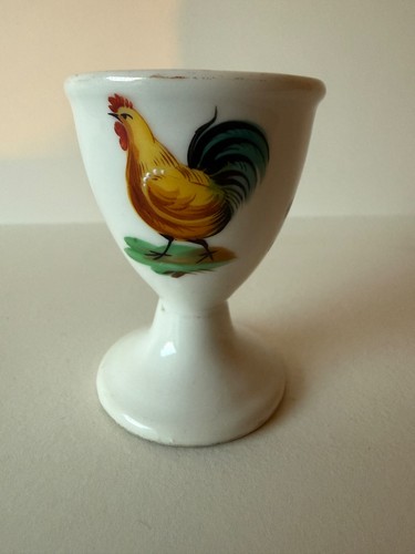 Schöner alter eierbecher drei - schöner,