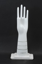 C26M32- Nymphenburg Porzellan Hand monogr. V.O.E. dat. 70