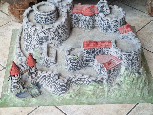 Große alte vintage ritterburg - große,