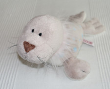 NICI Robbe grau braun mit blauen Punkten ca. 25 cm liegend Plüschtier