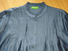 Rüschen-Bluse von Benetton*Schimmer*Viskose-Mix*Tintenblau*Gr. L (40/42)*Ungetr.