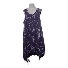 Turbulence, Kapuzenkleid