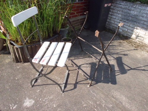 Alter gartenstuhl mit - gartenstuhl,