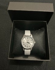 Seiko Damenarmbanduhr – 50M