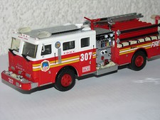 Code 3 FDNY Engine 307 Feuerwehr New York F.D.N.Y  schönes Modell