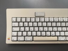 Macintosh classic keyboard - classic,