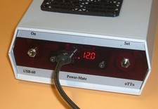 Power-Mate USB-60 Schnellladegerät 60Watt mit Spannung-Strom-Leistung Anzeige