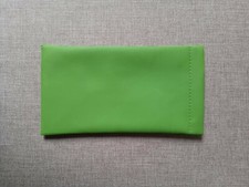 Brillenetui Hülle soft weich leicht Softcase grasgrün hellgrün Schnappverschluss