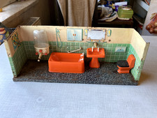 Badezimmer (alt) - 60er  - Badewanne, Waschbecken, Toilette, Blech/Kunststoff